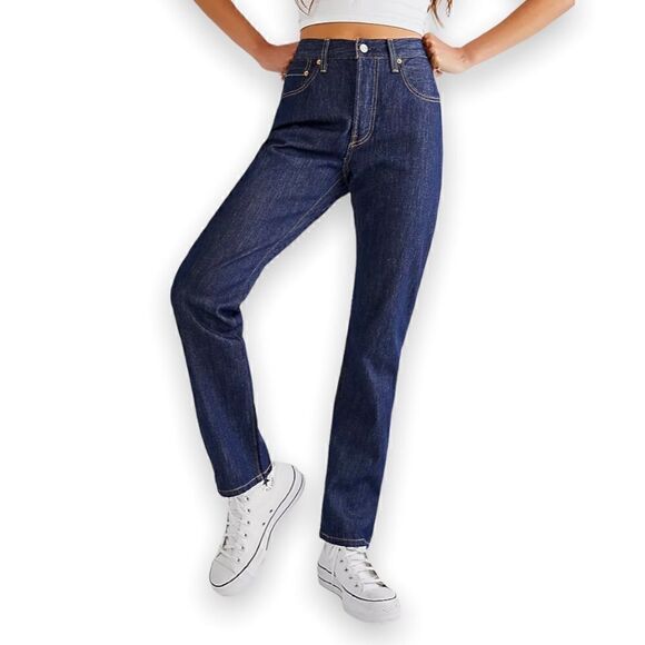 Levi's 501 Straight Leg Jeans - Picture 13 of 16